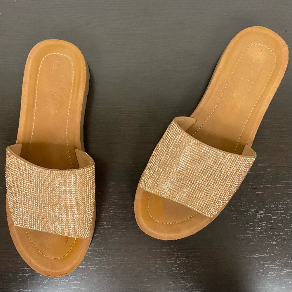 Top Moda Comfort Gold Rhinestone Platform Wedge Slides Sandals Size 8.5